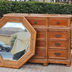 Like New King Size Bedroom 