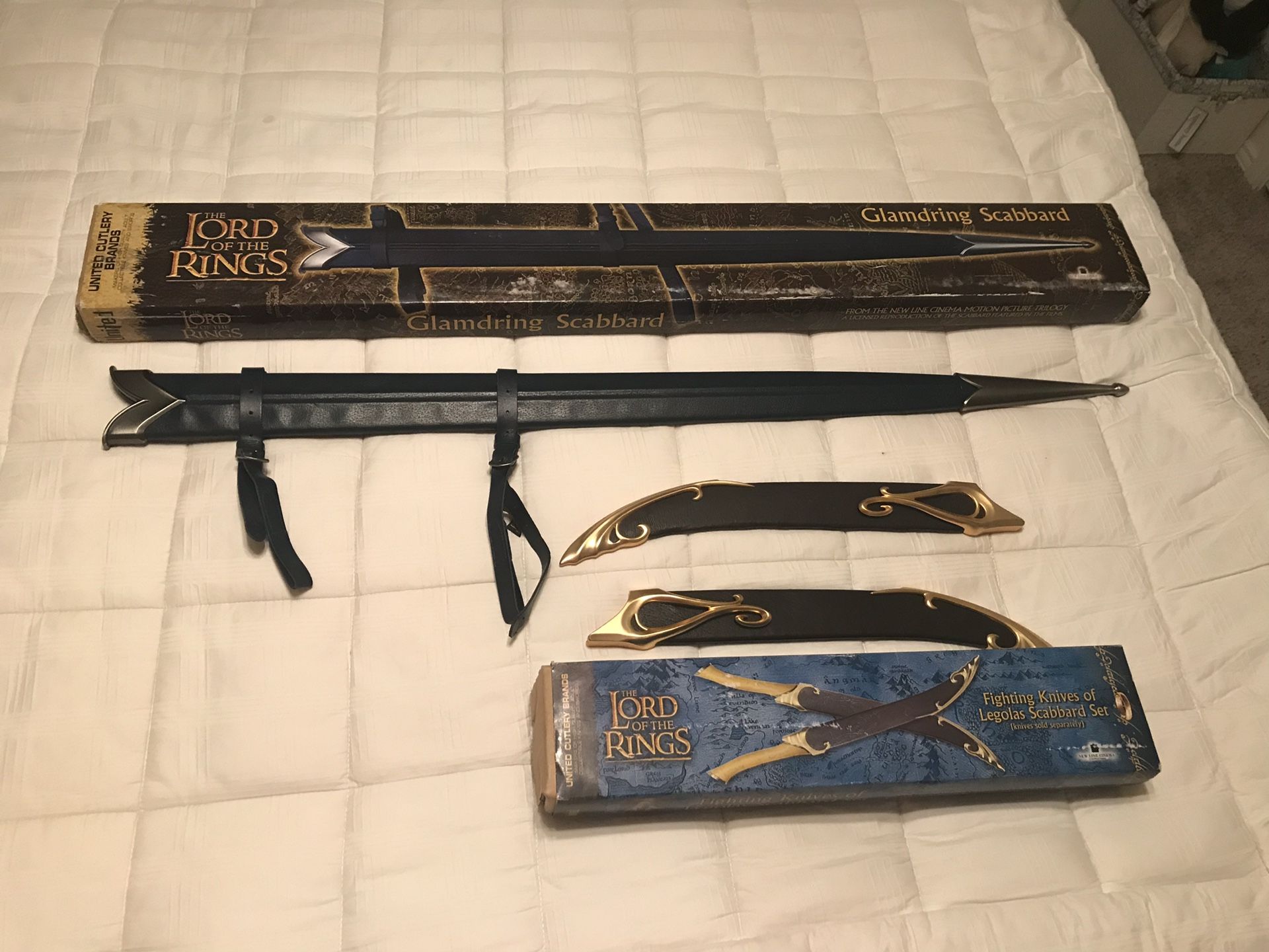Lord of the Rings United Cutlery Glamdring Sword Scabbard and Legolas Fighting Knives Scabbards