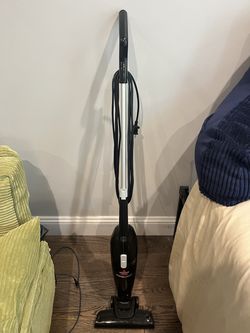 Vacuum Bissell FeatherWeight Black