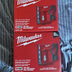 Milwaukee M12 3/8 Crown Stapler 