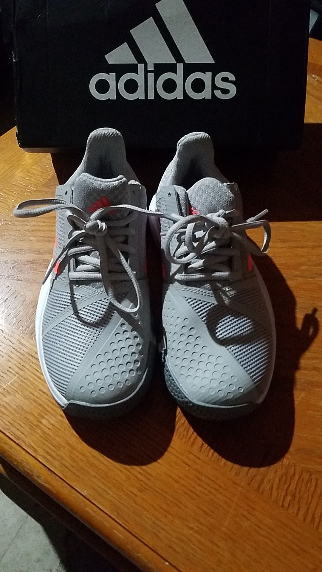 New Adidas womens court jam bounce size tennis shoes