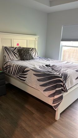FULL Size BEDFRAME &Mattress