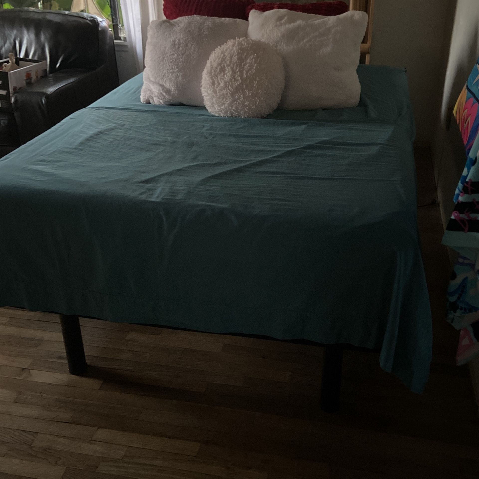 Full Size Electric Bed With Therapudic Mattress