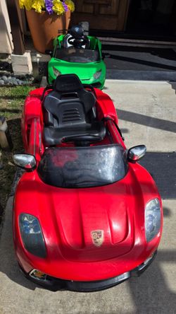 2 kids car