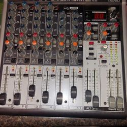 Behringer XENYX  X1204 USB