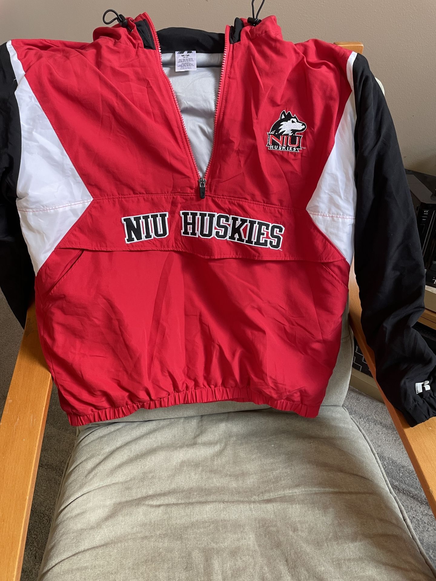 Red NIU Huskies Winter Pullover Northern Illinois University