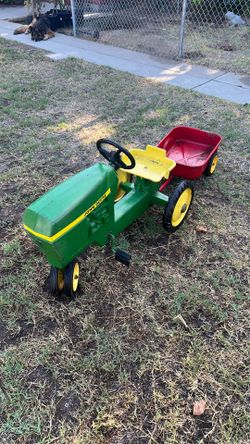John Deere pedal tractor