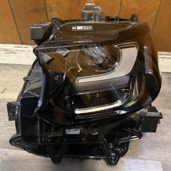 2024 Mazda CX-90 Left headlight 