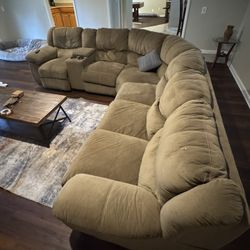 Sectional Couch / Pullout Bed