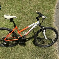 GT Scamp 24" Kids 21 Speed Mountain Bike