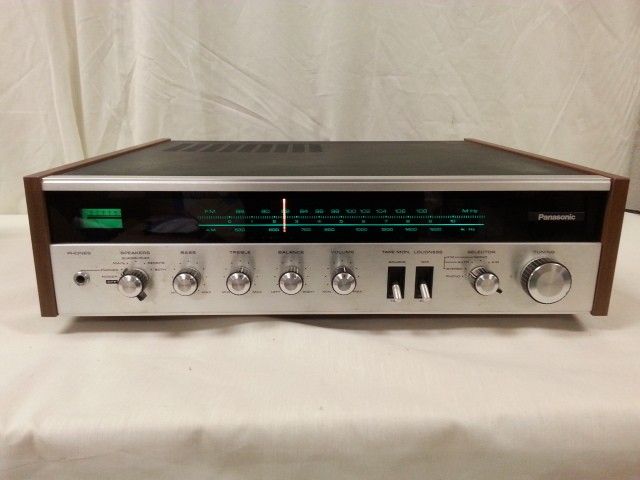 Vintage PANASONIC SA-207 STEREO-QUADRUPLEX AM/FM RECEIVER