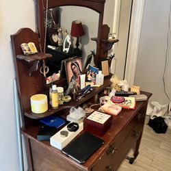 Antique  Amity Dresser With Mirror And Drawers