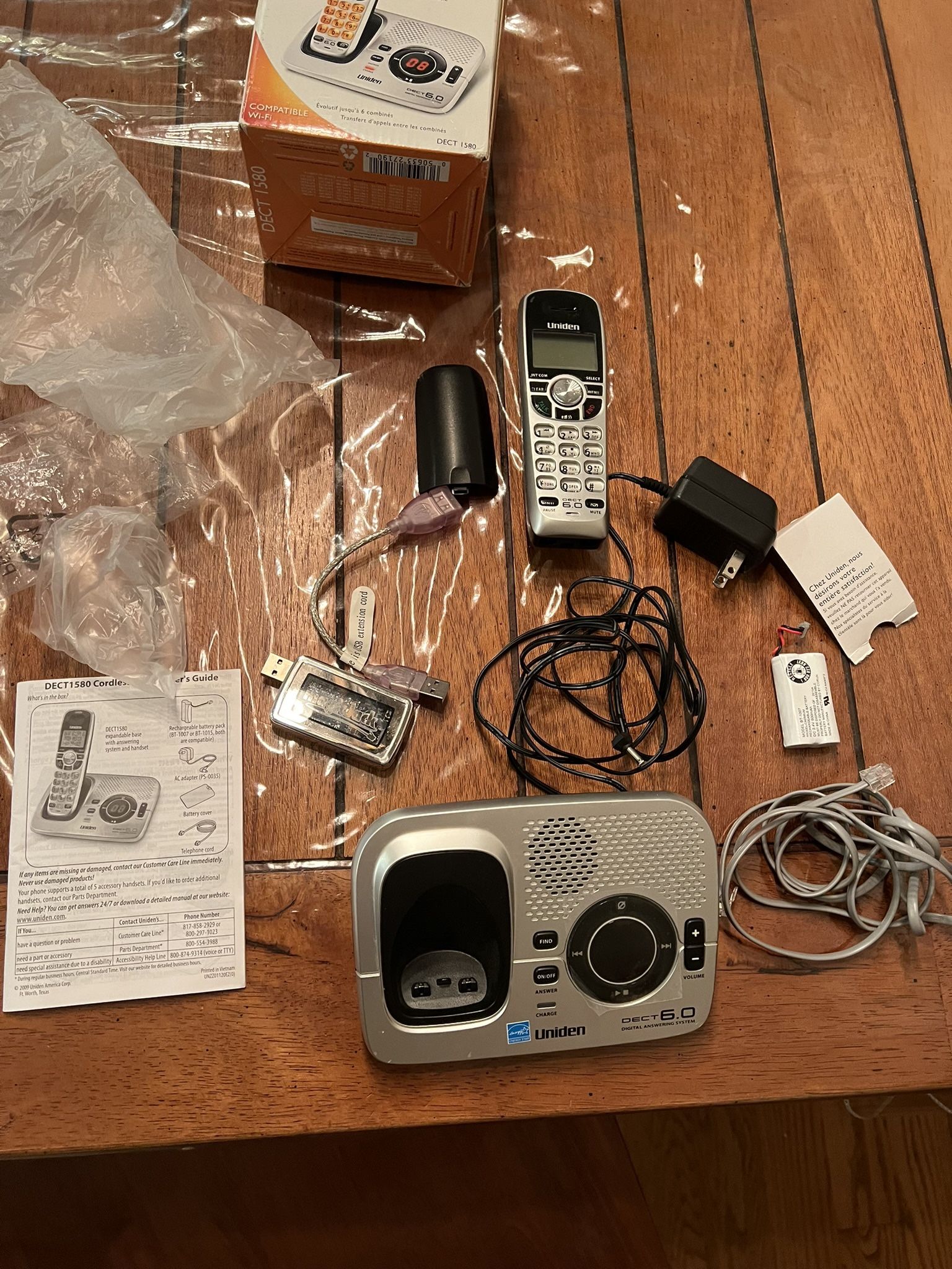 Uniden Dect 6.0 Digital Answering System with Magic Jack