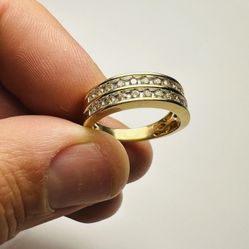 14k Gold ring with natural diamonds size 6