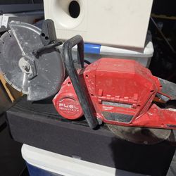 Milwaukee Cordless Concrete Saw