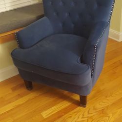 Accent Chairs 