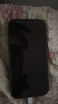 iPhone 13 Pro Max 256 selling as is I was selling for $500 but the back is cracked now selling for 350