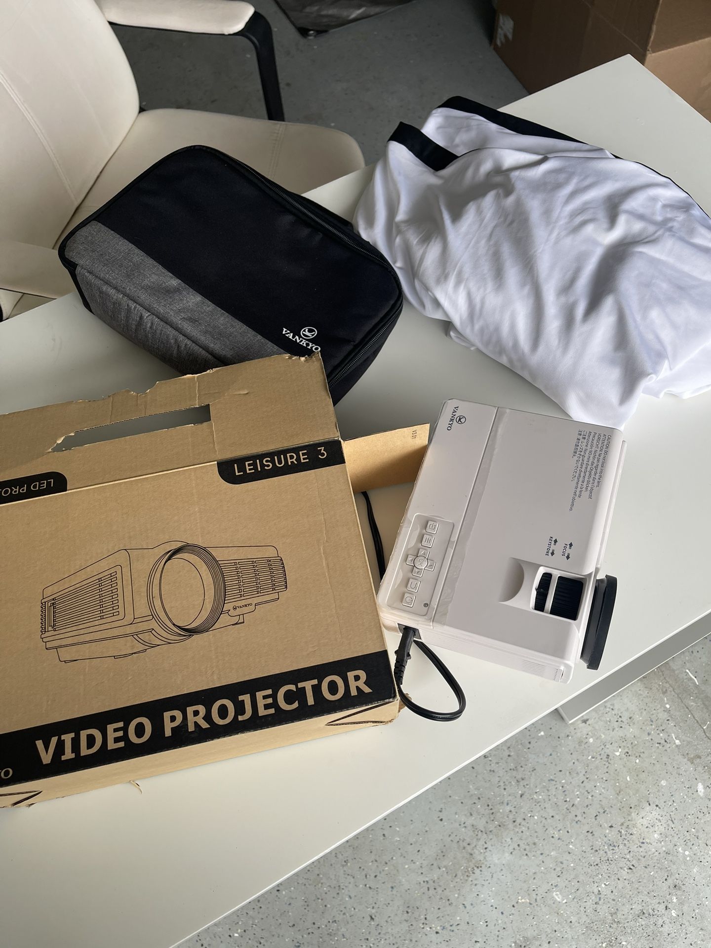 Home Theater Video Projector