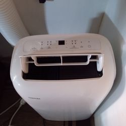 TOSHIBA PORTABLE A/C