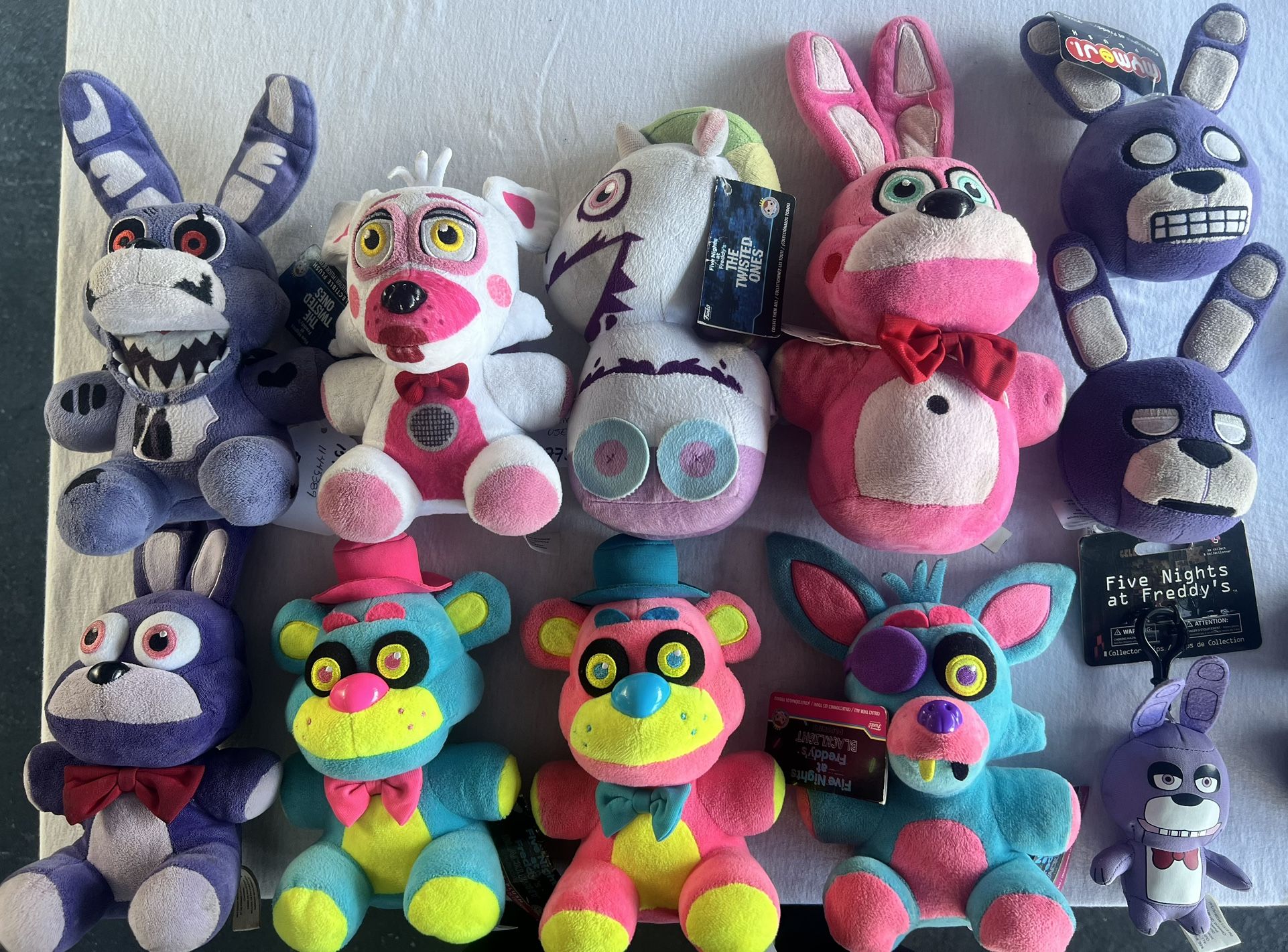 Five Nights At Freddie’s Plushies Bundle 