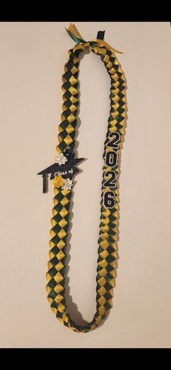 GRADUATION LEI