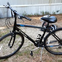 Verse 2 Trek Bicycle 