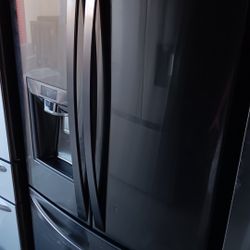 Black Stainless Steel Refrigerator Kenmore Elite 
