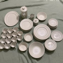 VINTAGE DINNER SET