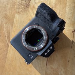 Sony A74