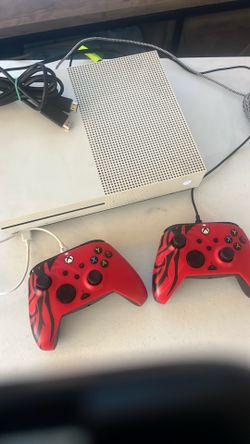 ⬜🎮 Xbox One S Console Gift Bundle 2 Scar Red+Black controllers Wired 2 player Fun Multiplayer