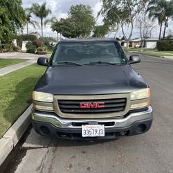 GMC 2004 truck PK grey