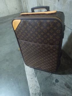 Louis Vuitton Pegasse Suit Case