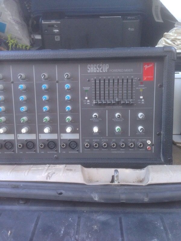 Fender Powered Mixer SR6520P