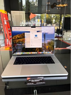 MacBook Pro 16” M1 Pro Chip 16GB Ram 512SSD! 90 Day warranty! We offer financing.