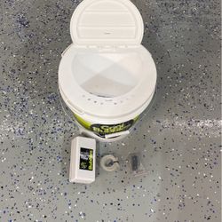 Cool Bubbles Bait Bucket 3.5 Gallon