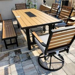 New 6pc Patio Set With Drink Cooler
