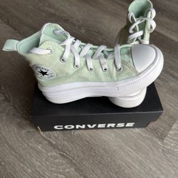 Youth converse Size 1 Aloe