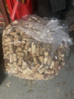 Bag Of Corks Roughly 500 +, maybe 700
