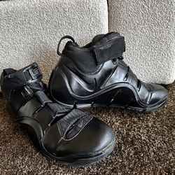 Rare Nike LeBron East Coast Black Out 4s Size 10.5