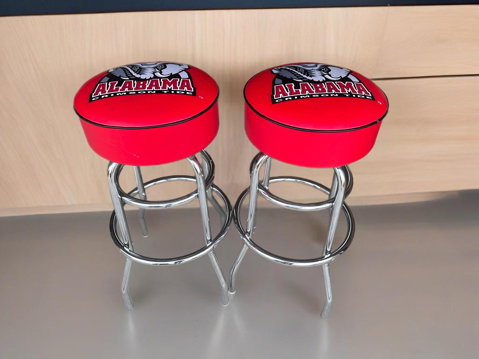 New Never Used Alabama Stools Will Drop Off 