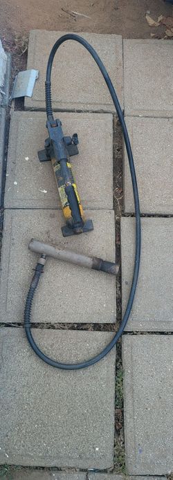 Central Hydraulics 4-Ton Portable Hydraulic Puller Kit – Works