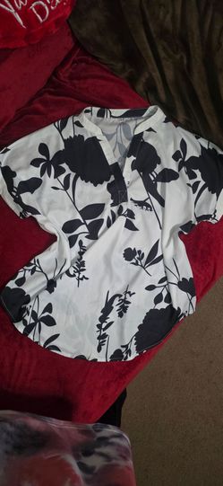 Woman's Lg Blouse $10