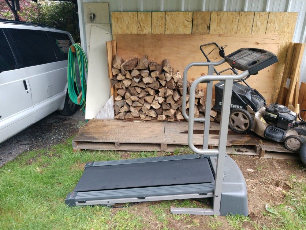 Proform 385 treadmill for Sale in Arlington, WA OfferUp
