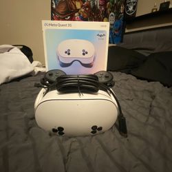 Meta Quest 3s W/ Controllers & Charging Cable (Box Included)