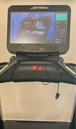 LIFE FITNESS DISCOVER SE3HD 95T TREADMILLS READY 4 PICKUP OR DELIVERY!