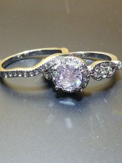 Women's wedding engagement ring set size 7.0