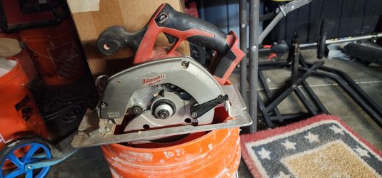 Milwaukee Skilsaw 6 1/2 Inch NOT WORKING