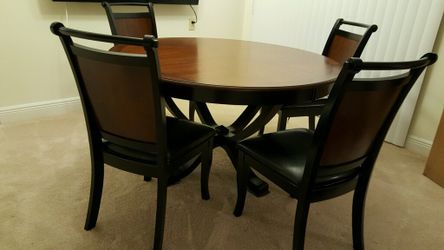 kitchen table w/ chairs