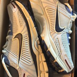 Nike Vomero - Gs 8   ASICS -7y