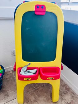 Crayola Two sided whiteboard and chalkboard